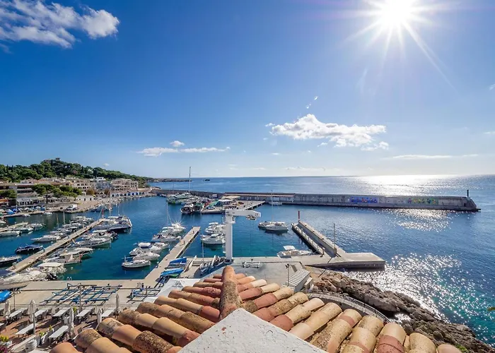 Hostal Port Corona
